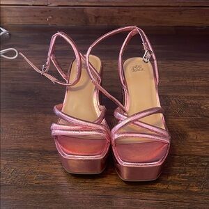 Cute, comfortable, and pink barely worn platform heels